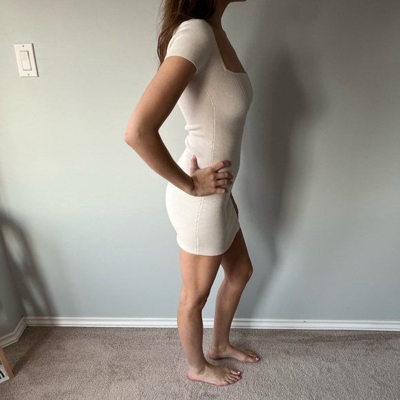 Babaton Ivory Ribbed Top - Picture 2 of 9